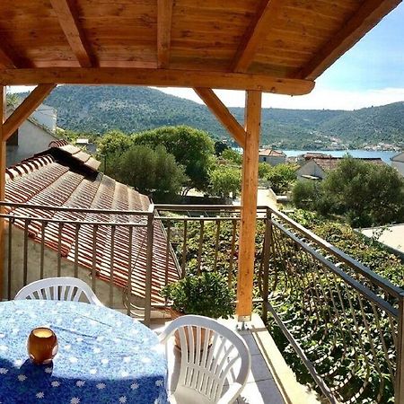 Apartment Ivo Vinišće Esterno foto