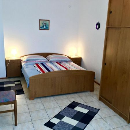 Apartment Ivo Vinišće Esterno foto
